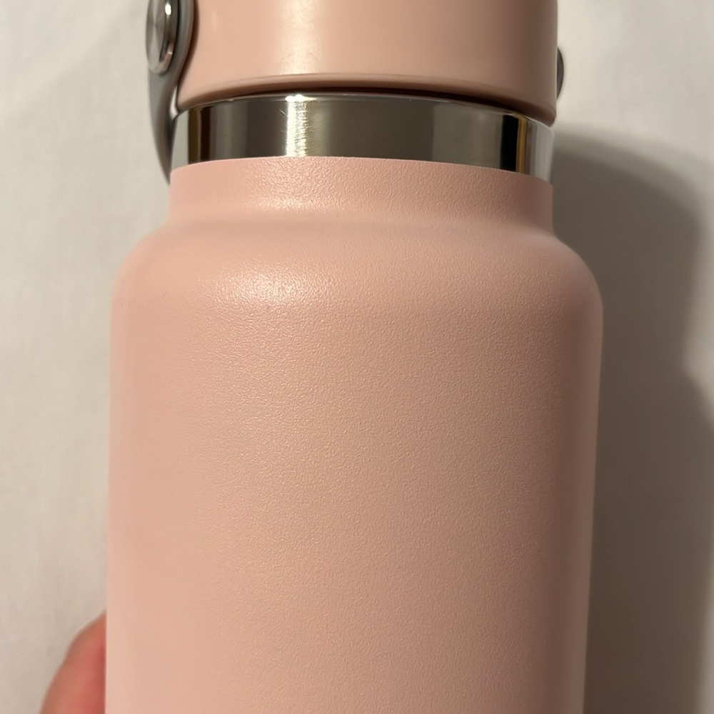 Hydroflask Original Dogwood “Strawberry Milk” With Matching Boot - Picture 6 of 11